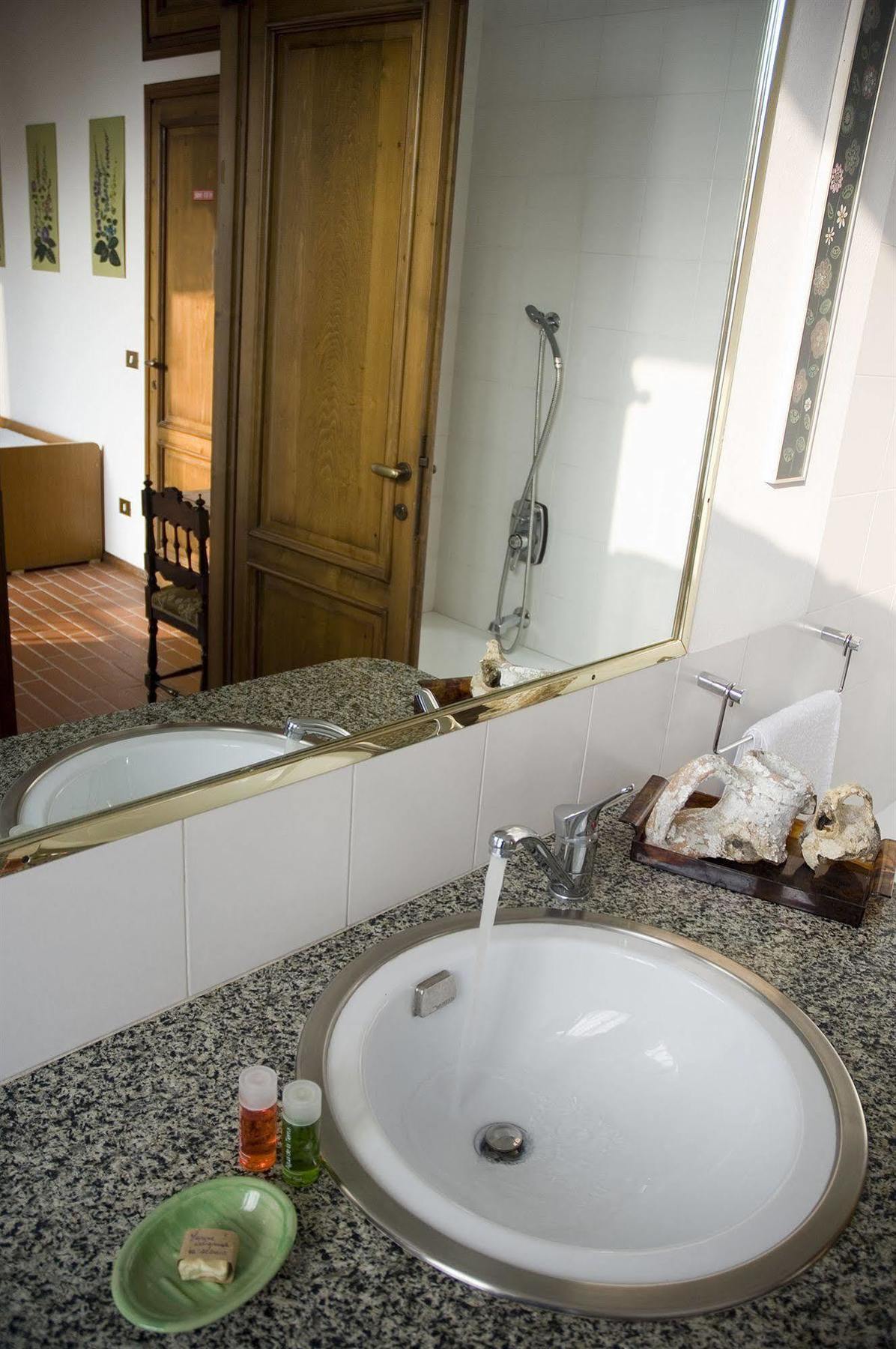 Bed And Breakfast Casa Nini Lierna Exterior foto